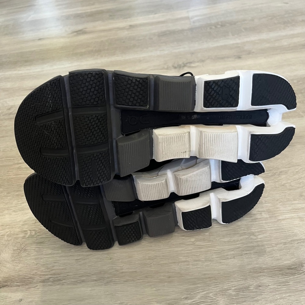On Running Cloudflyer 4 Black White Running Shoes Mens 9 Sneakers Active Workout - Picture 11 of 13